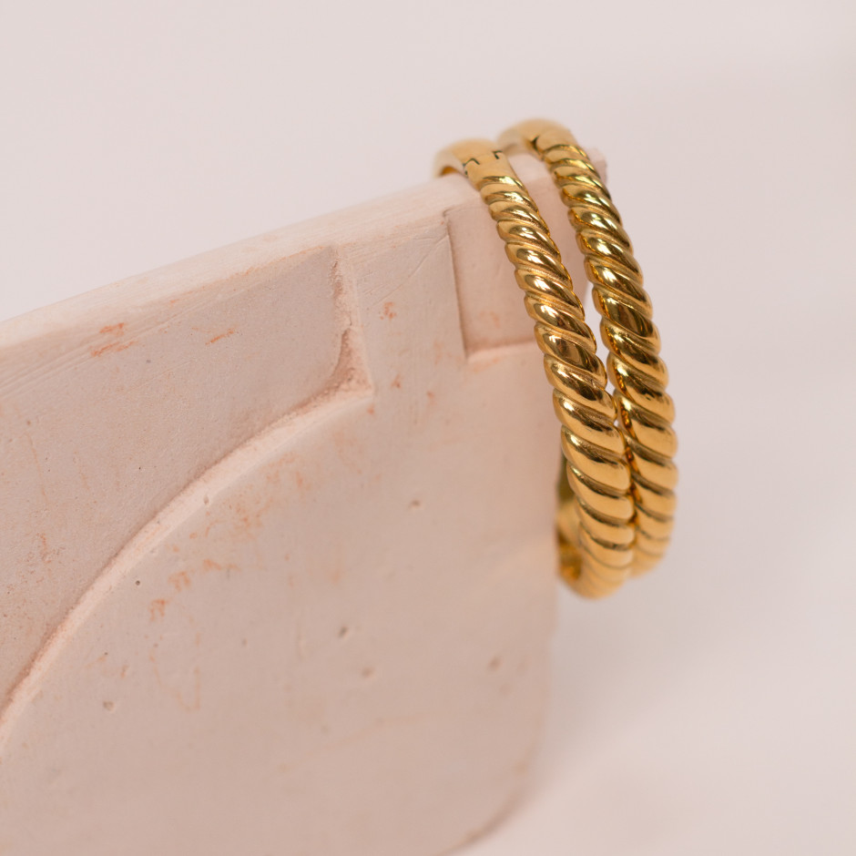 Brazalete insignia curvo