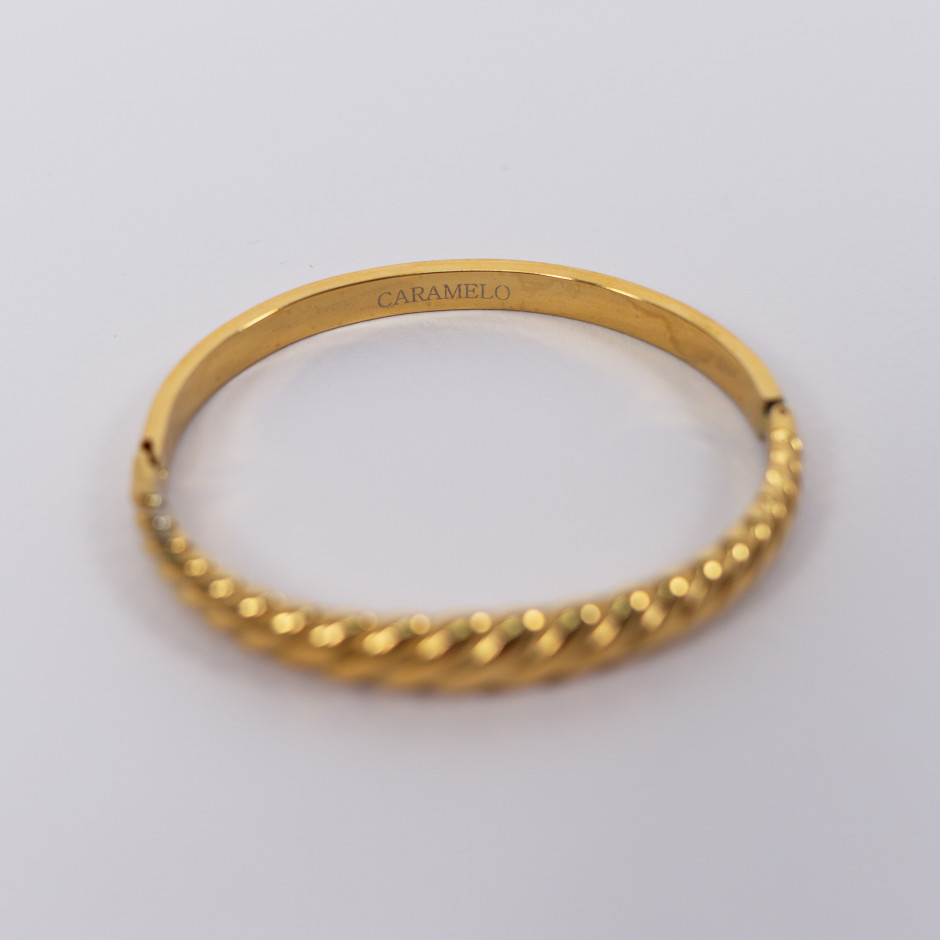 Brazalete insignia curvo
